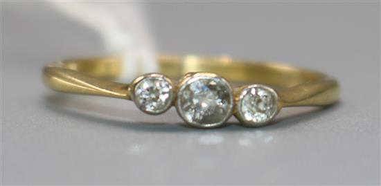 18ct gold 3 stone diamond ring